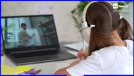 Non solo libri ma anche pc e smartphone: la Gen Z studia anche con YouTube