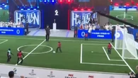 A Pechino la partita di calcio tra robot umanoidi: sugli spalti il pubblico impazzisce