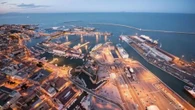 Allarme bomba a bordo di un traghetto al porto di Livorno, controlli in corso 