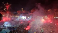 L'inarrestabile 'marea umana' invade Piazza Plebiscito