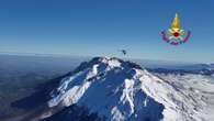 Lo storico rifugio “Bafile” rimosso dal Gran Sasso, il video della spettacolare operazione in quota