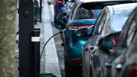 Auto elettriche, tornano gli incentivi, calibrati per i redditi più bassi