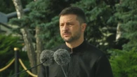 "Non cederemo la nostra terra all'occupante": Zelensky nel Giorno della Bandiera