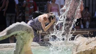 Caldo record, Italia nella morsa dell'afa: oggi 13 città da bollino rosso