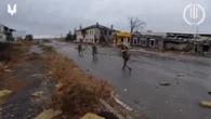 Forze speciali ucraine combattono tra le macerie di Kupjansk: il video in soggettiva 