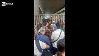 Per la manifestazione contro il dl sicurezza hanno chiuso i cancelli di Termini