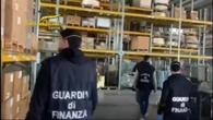 L'amianto, solventi, quintali di rifiuti nocivi stoccati in due capannoni in provincia di Torino