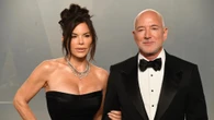 Met Gala a New York, il grande evento benefico della moda tra le polemiche. Bezos sponsor principale