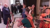 Modi applaude le danzatrici italiane: accolto a Roma con uno spettacolo di “Trigalbandi”