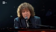 Canzonissima, Riccardo Cocciante canta "Il cielo in una stanza"