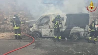 Bari, incendio su furgone portavalori: in fumo un carico di banconote