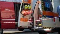 Incidente sul lavoro a Roma, operaio cade dalla facciata di un palazzo di Ostia e muore