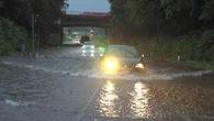 Maltempo, ore critiche in Lombardia: sottopasso allagato a Lomazzo