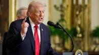 Trump sospende l'attacco all'Iran: "Concesso tempo dopo sviluppi positivi nelle discussioni"