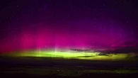 Aurora australe sopra l’Australia, danza di luci nell’emisfero sud: il cielo è magico