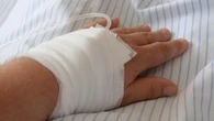 Fine vita, il governo disegna una legge che parta dalle cure palliative. La Cei: "Buon inizio"