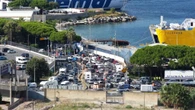 Controesodo, auto in coda per imbarco traghetti a Messina: video drone
