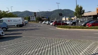 Uomo colpito al petto da una fiocina scagliata da un'auto in corsa. L'aggressore era un conoscente
