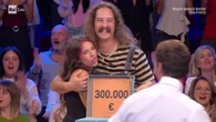 Affari Tuoi, record assoluto: Angelo e Giulia vincono 300mila euro: l'esplosione di gioia