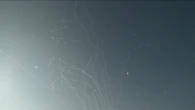 Scie di fumo ed esplosioni a Tel Aviv, suonano le sirene suonano