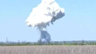 L'impressionante fungo bianco dell'esplosione della bomba pesante FAB-1500 russa