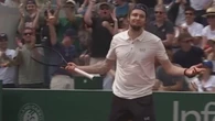La magia di Bublik, colpisce la palla con un tweener e sorprende de Minaur
