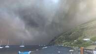 Stromboli, l'esplosione con colata lavica raggiunge il mare