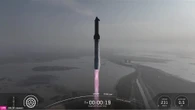 Il decollo di Starship: il gigantesco razzo esploderà nella fase di rientro