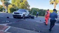 Scontro Suv-scooter in Versilia, muore 17enne. In fuga a piedi gli occupanti dell'auto