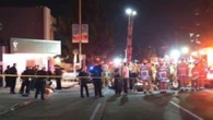 Los Angeles, auto travolge la folla sul West Santa Monica Boulevard: almeno 30 feriti 