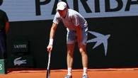 Sinner il crollo choc: dal sogno all'incubo, fuori dal Roland Garros: "Non sono un robot"