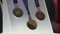 Essenziali ed elegantissime, ecco le medaglie per i giochi olimpici invernali