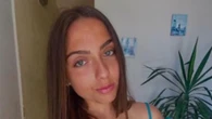 Ventenne morta in piscina, i pm rispondono alla famiglia: “Vestiti e alcolici sono sotto sequestro”