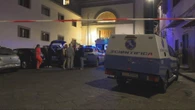 50enne trovata morta in casa: l'intervento della polizia sul luogo del delitto