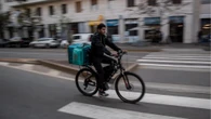 Lavoro, il caporalato è anche digitale: un algoritmo peggiora le condizioni dei rider