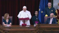 Il Papa alle Cortes: "Mai degenerare nel discredito dell'avversario". E critica aborto e eutanasia
