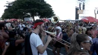 Lady Gaga, una folla oceanica sulla spiaggia di Copacabana per il suo ritorno in Brasile