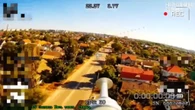 Il viaggio del drone sopra i tetti di Kherson: video in soggettiva dell'attacco russo
