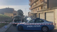 Mamma si getta dal balcone con i tre figli: muoiono lei e due bambini, il luogo della tragedia