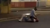 Sudanese accoltella un uomo a Belfast: manifestazioni e disordini in tutto il Regno Unito
