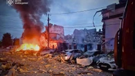 12 ore di bombe russe su Kiev, 4 morti. Tajani: "L'Italia non è un obiettivo"