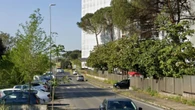 Una coppia di anziani investita a Roma: muore l'uomo di 74 anni, la moglie non è grave
