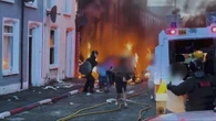 Belfast, guerriglia di strada e pogrom contro gli immigrati