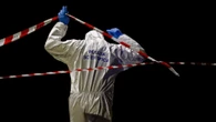 Madre denuncia: violentata da un muratore sotto gli occhi del figlio di quattro anni