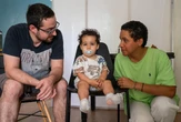 « Il a fait trois petits pas et s’est mis à hurler » : un bébé gravement brûlé sur les dalles du Stade nautique de Pau