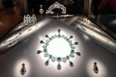 Cambriolage au Louvre : que sont les joyaux de la couronne, dont huit bijoux majeurs ont été dérobés ?