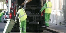 Enfant écrasé par un camion poubelle à Paris : « Comment le chauffeur n’a-t-il pas pu les voir ? », la colère de sa mère