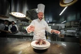 La Rochelle : il a l’art de marier iodé et sucré, qui est Benoît Godillon, chef pâtissier chez Coutanceau récompensé au Michelin ?