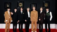 Deretan Potret Ojol Tirukan Gaya Para Personel BTS, Seberapa Mirip Nih?