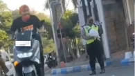 Viral Polisi Kena Prank Pria yang Naik 'Yamaha NMAX', Mau Ditilang tapi Kok..?